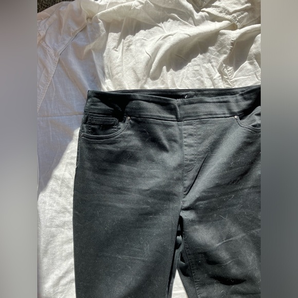 Like new - Black Women’s Sz 16 Chino Pants - Picture 9 of 9